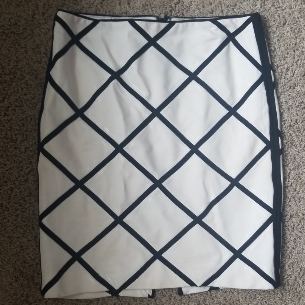 White House Black Market skirt size 4